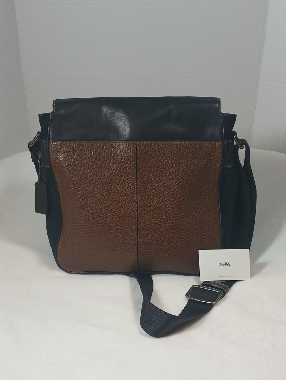 Coach Men’s/Unisex Two-Tone Brown & Black Leather Messenger Bag - Picture 3 of 16